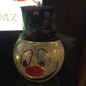 Snowman lighted globe